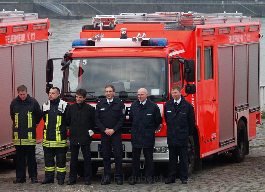 Neue LF`s fuer Koeln Uebergabe in Koeln Deutz an den Wachen  P111.JPG